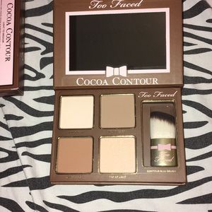 CONTOUR KIT TOO FACED